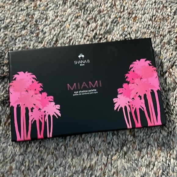 Makeup palates lot - full size - Picture 13 of 14